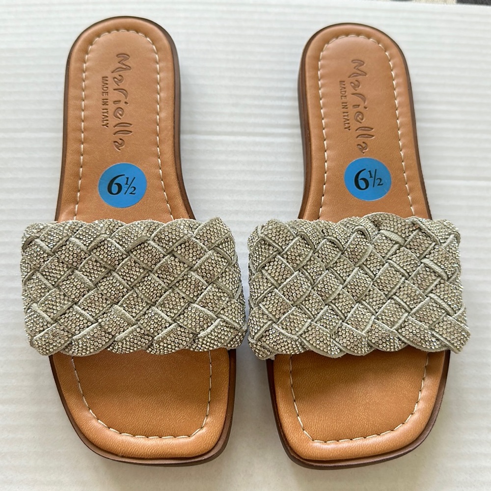 Adorable gently worn silver slide sandals!